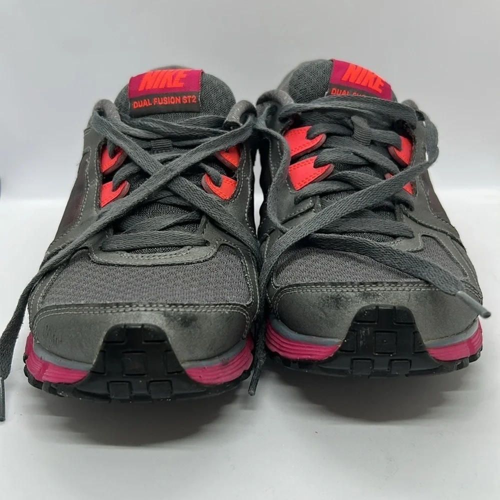 Nike Women's Gray and Hot Pink dual fusion ST2 Athletic Shoes